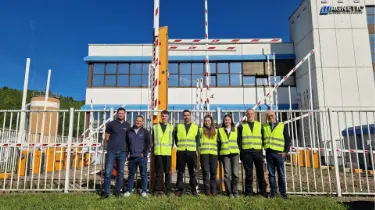 Apprentices Visit Customer MAGNETIC AUTOCONTROL